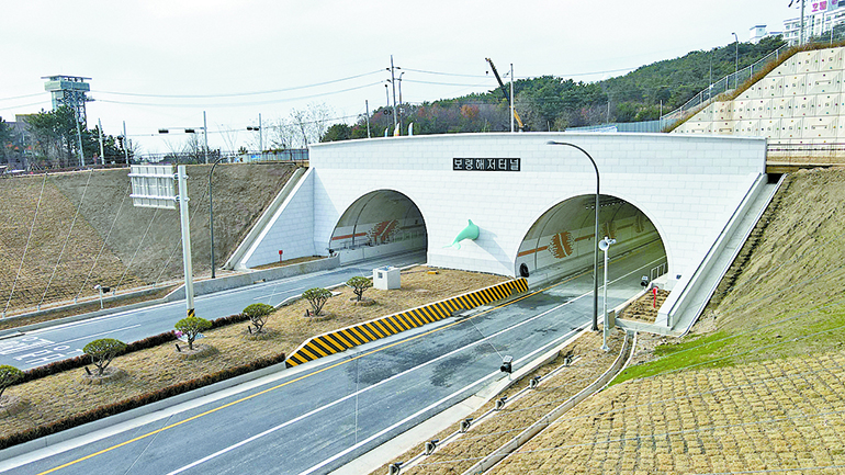보령에서 태안 방향 보령해저터널 입구 보령에서 태안 방향 보령해저터널 입구